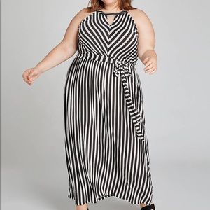 Sleeveless Cut-Out Neck Maxi Dress